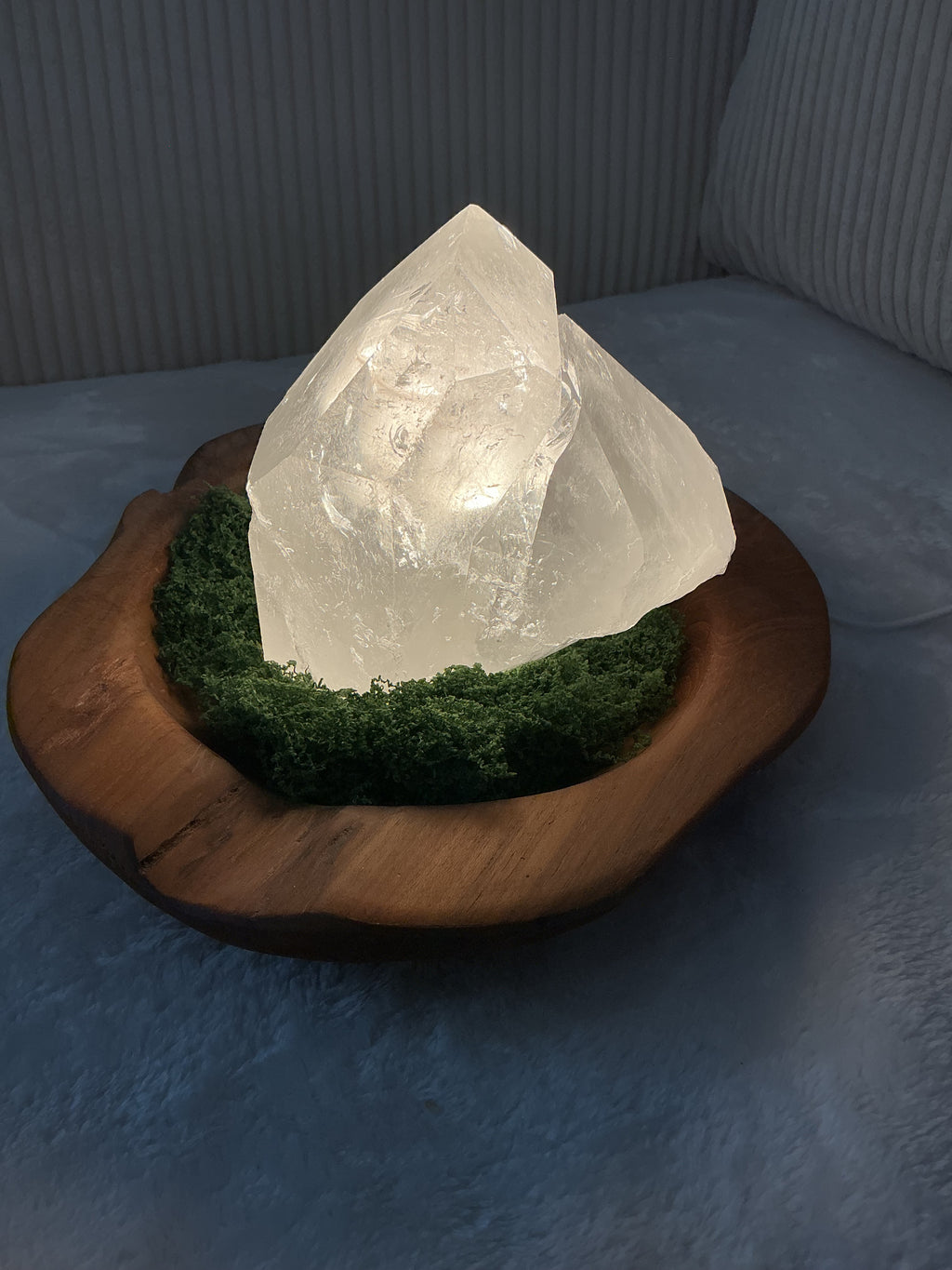 Bergkristall Rohstein Lampe inkl.Teakholzschale B-Ware