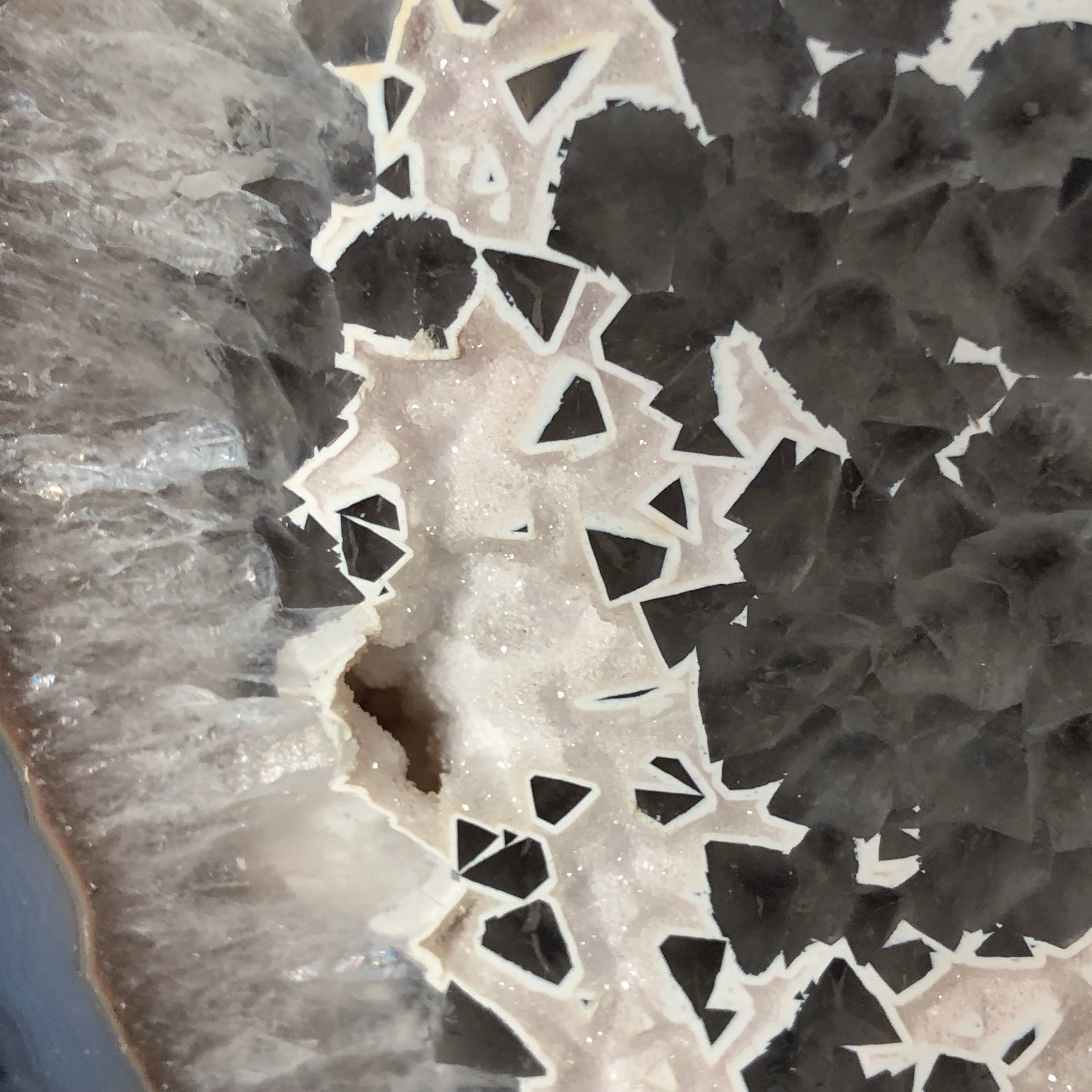 Achat mit Druse auf Stand