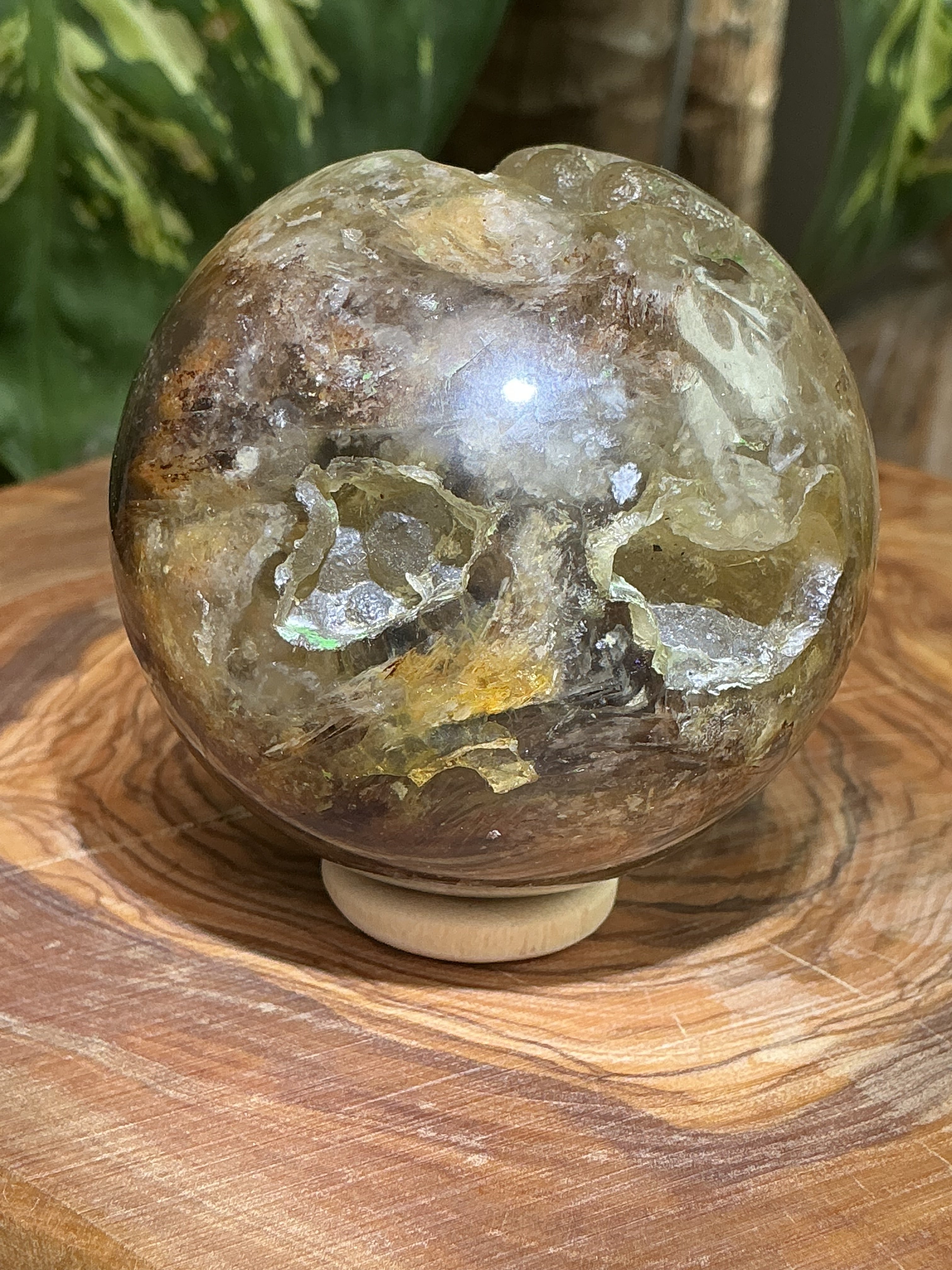 Rutilfederfluorit mit Amphibol und Pyrit