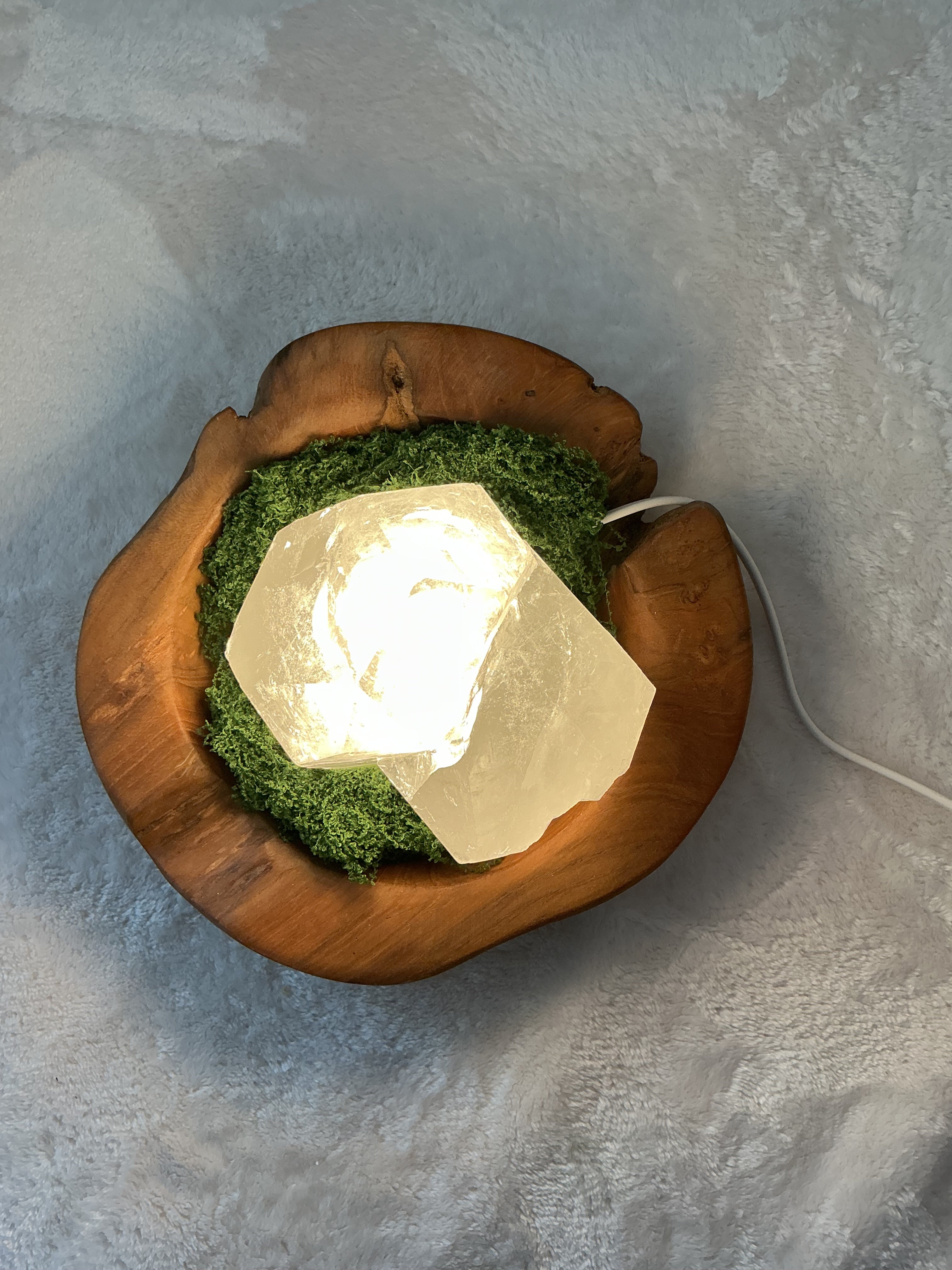 Bergkristall Rohstein Lampe inkl.Teakholzschale