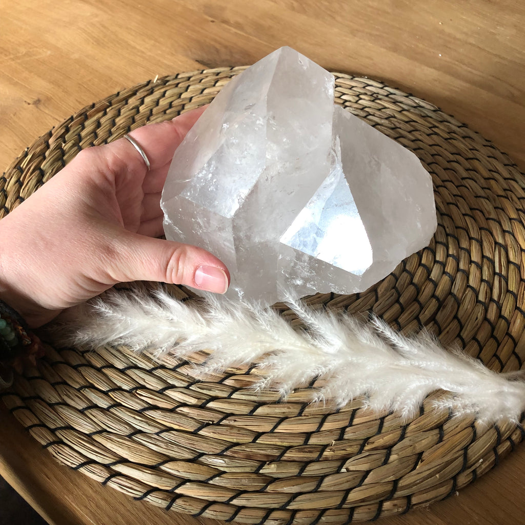 Bergkristall Rohstein Lampe inkl.Teakholzschale B-Ware