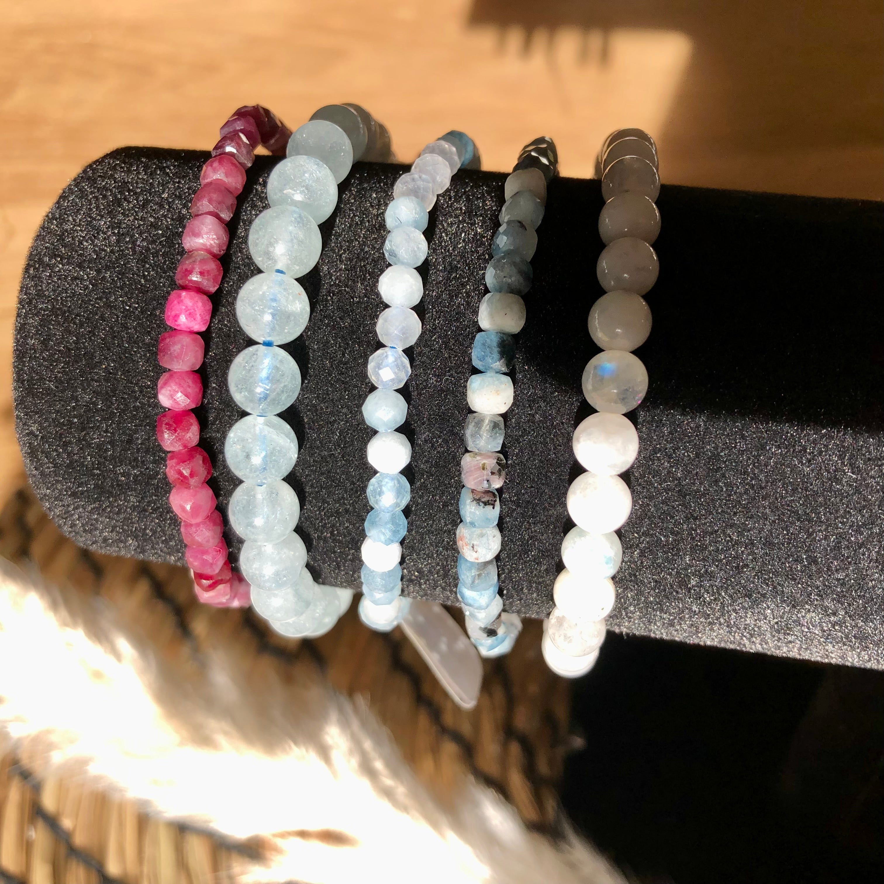 Pinkes Turmalin Würfelarmband facettiert