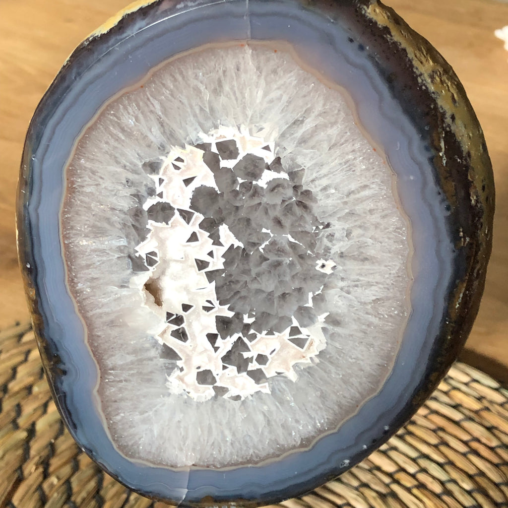 Achat mit Druse auf Stand