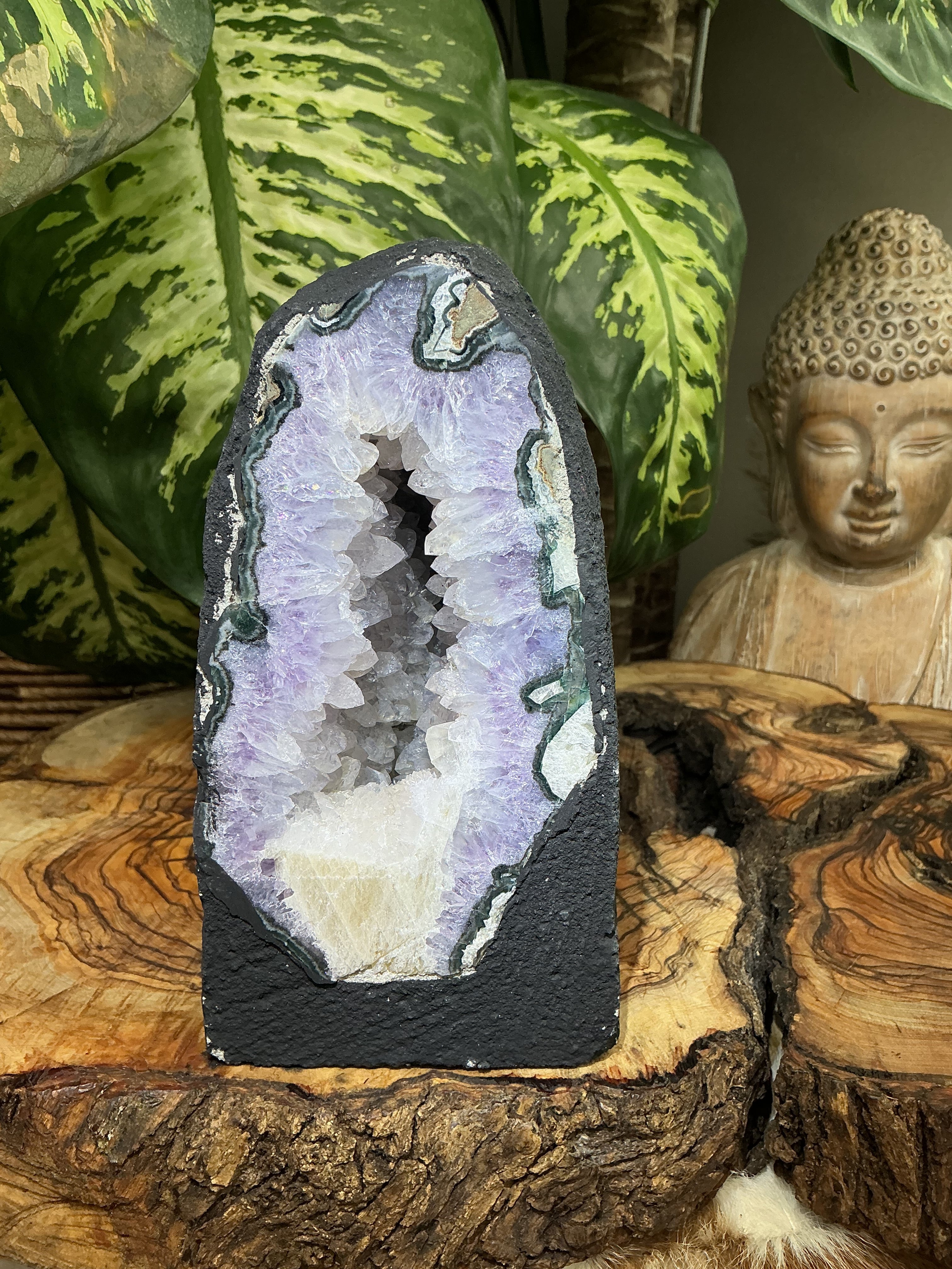 Amethyst Kathedrale mit Calcit