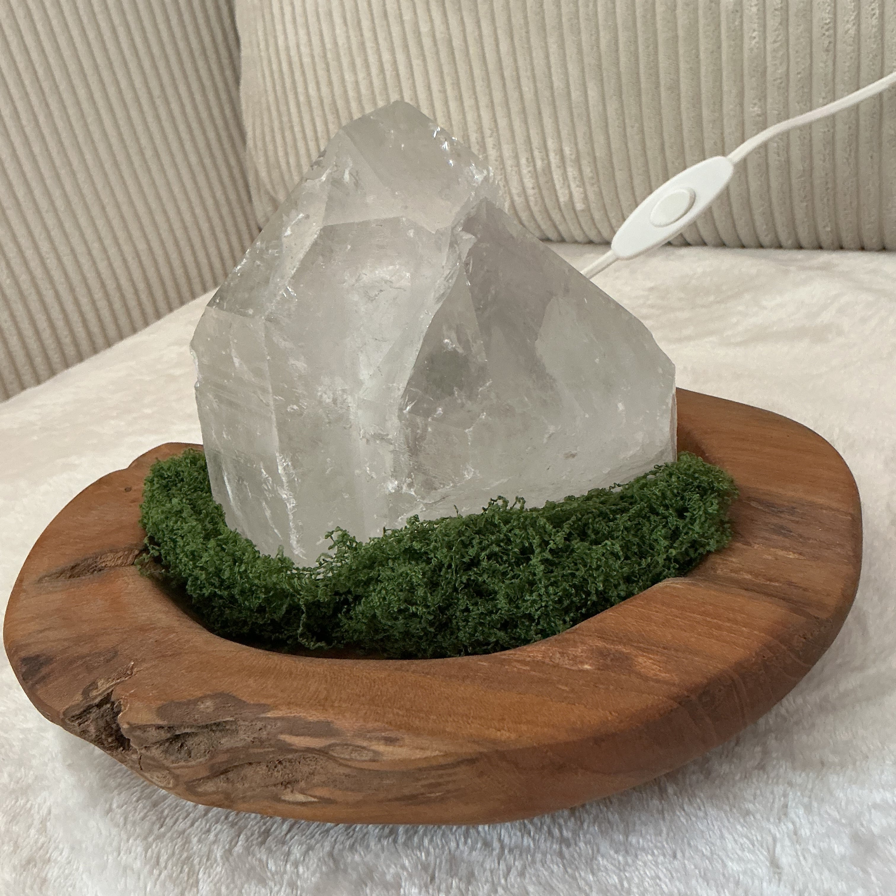 Bergkristall Rohstein Lampe inkl.Teakholzschale B-Ware