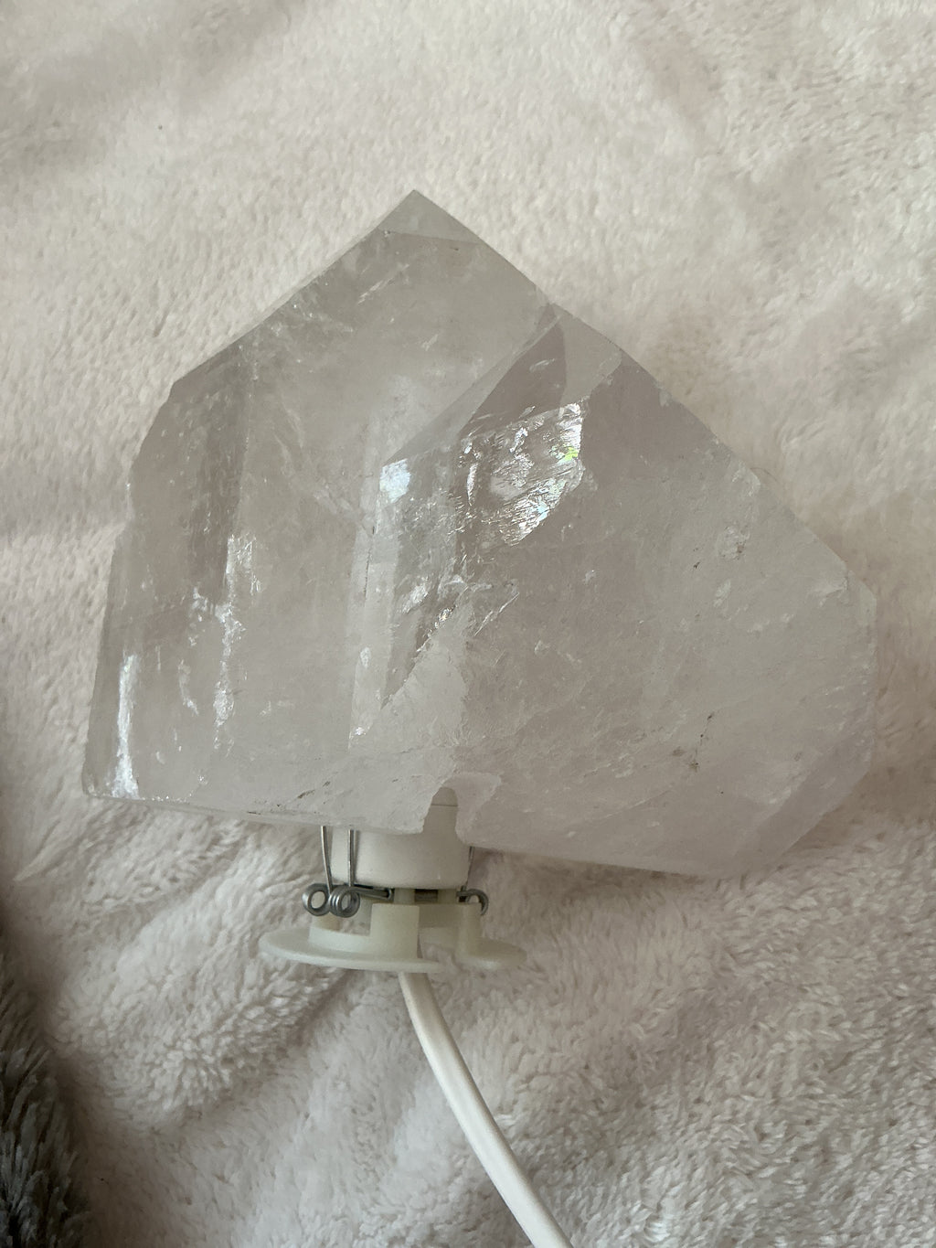 Bergkristall Rohstein Lampe inkl.Teakholzschale B-Ware