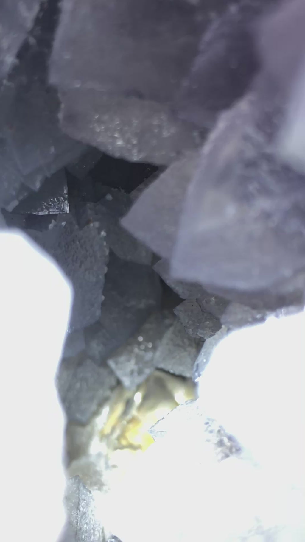 Amethyst Kathedrale mit Zuckerüberzug und Petroleum Quarz